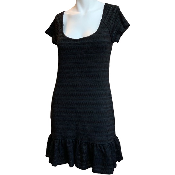 FREE PEOPLE Black Knit Cap sleeve Sheath Dress With Ruffle Flounce Hem size L - Picture 3 of 12